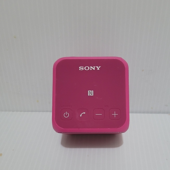 Sony SRS-X11 Portable Speaker Personal Audio System srsx11 Pink Cube.